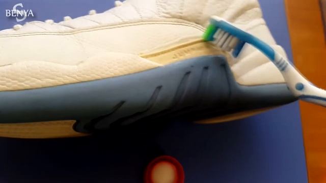 Как отбелить пожелтевший пластик на кроссовках в домашних условиях смотреть онлайн