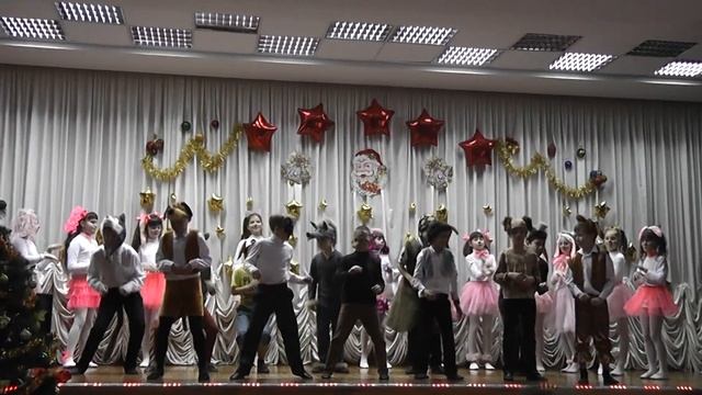 Танец озорных собачек. 21.12.17г. 4-Бкл., 20 школа, Луганск смотреть онлайн