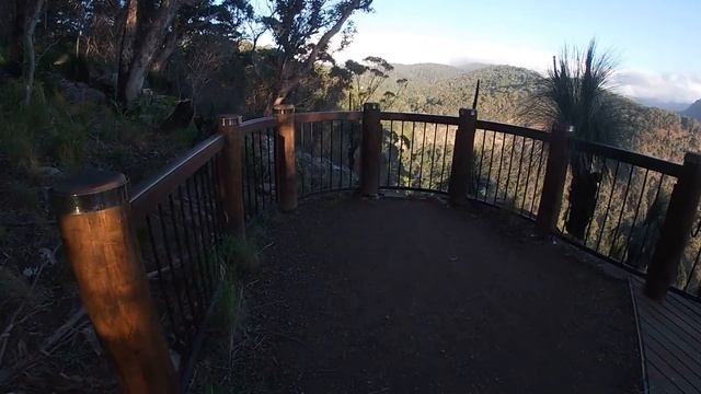 O'Reilly's Rainforest Retreat - Mount Tamborine - Python Rock Lookout смотреть онлайн