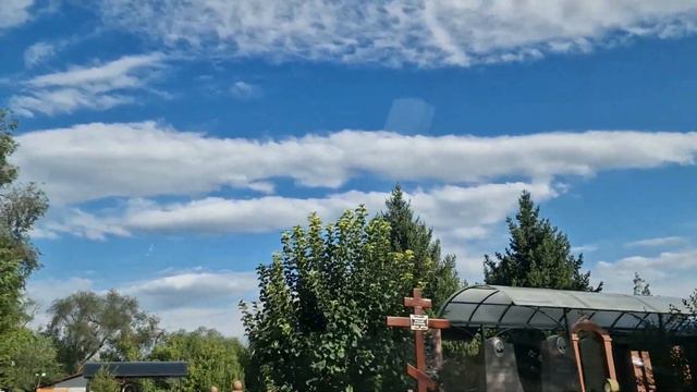 Алма-Ата. Красивые облака, небо голубое. Над кладбищем в Нижней Пятилетке. 15 08 2023. смотреть онлайн