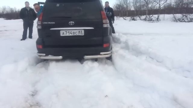 Toyota Land Cruiser Prado 120. Катание по снегу на летней резине!!! смотреть онлайн