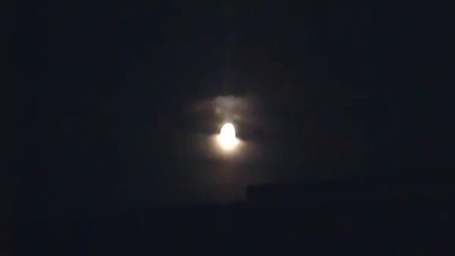 Moon captured in Lagosanto 65 x Samsung camera смотреть онлайн