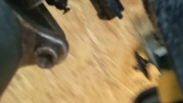 Опель Омега В(рест)-течь сзади двигателя. Оказалось из под ЕГР. смотреть онлайн