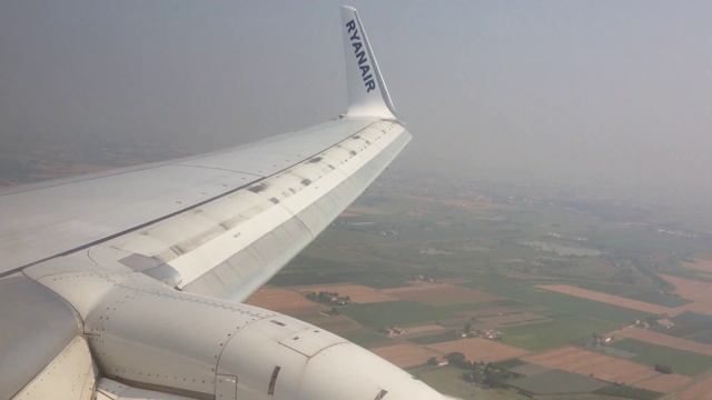 Landing to Bologna Airport смотреть онлайн