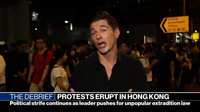Protesters in Hong Kong calling for new demonstrations over extradition proposal смотреть онлайн