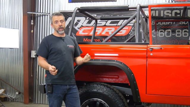 1966 Ford Bronco Red смотреть онлайн