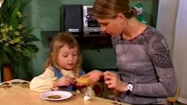 Поделки для детей от 2-х до 3-х лет. Занимаемся вместе. смотреть онлайн