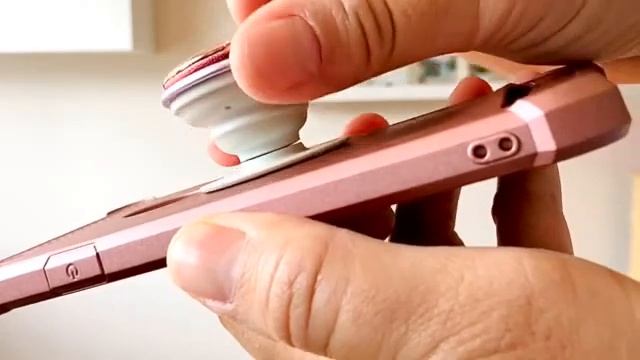 Remove Popsocket to reposition & how to twist off Popsocket top to swap | Quick & Easy смотреть онлайн