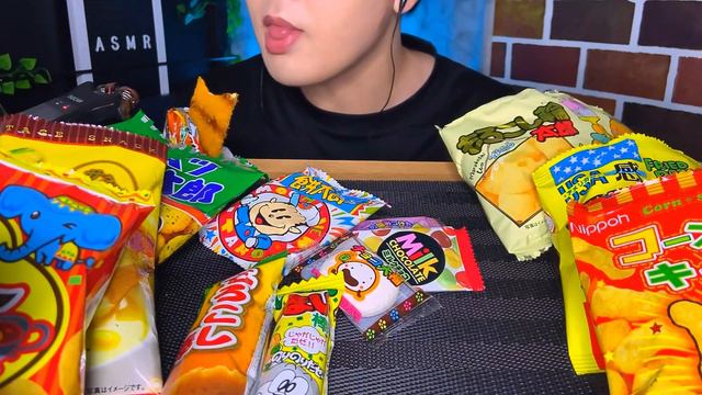 ASMR Assortment Of Snacks・Umaibo・Big Cutlet・Cabbage Taro｜Mukbang, Eating Sounds, Chewing Sound