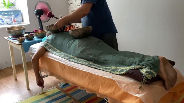 Singing Bowls - what the session looks like / Поющие Чаши - как выглядит сеанс. Семён Фролов #music смотреть онлайн