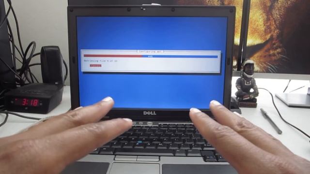 Resurrect Your Old Laptop with BunsenLabs Linux смотреть онлайн