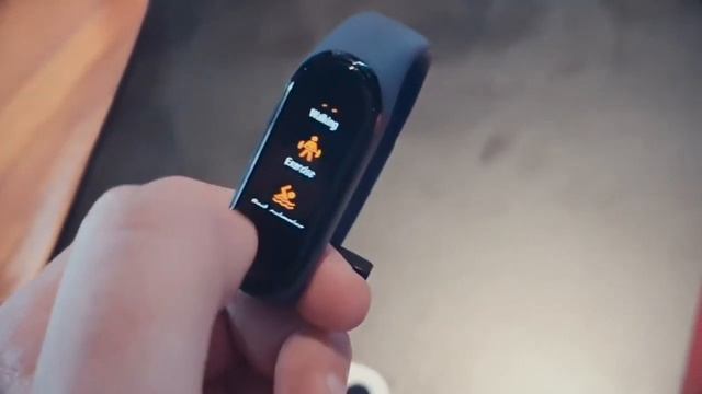 Фитнес браслет Xiaomi Mi Band 4, возможности смотреть онлайн