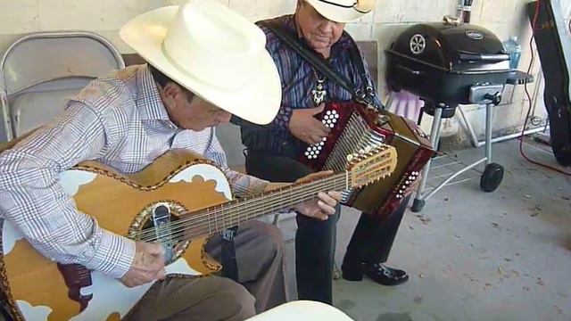 JUAN VILLAREAL Y RAMIRO CAVAZOS-CIUDAD VICTORIA смотреть онлайн