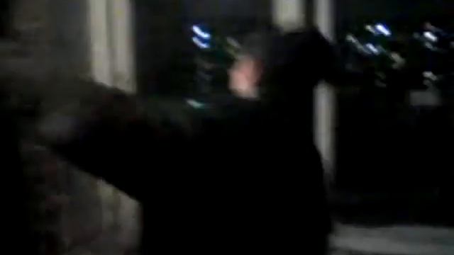 Гопник пляшет под потапа.avi смотреть онлайн