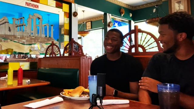 Mizzou's Jamal Roberts Eats at George's For the First Time! смотреть онлайн