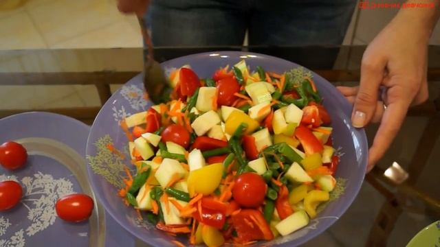 Как приготовить куриное филе под овощами и сыром моцарелла; Просто и очень вкусно; смотреть онлайн