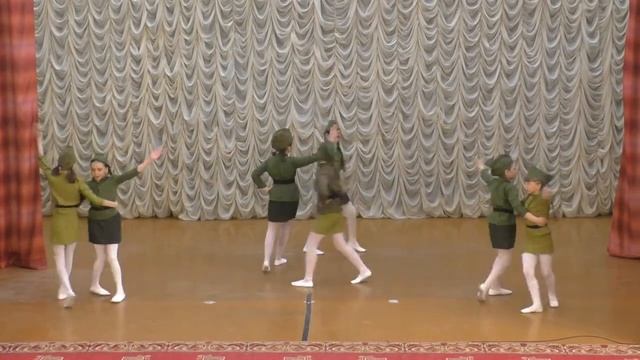 Танец "Катюша", группа "Карамельки" смотреть онлайн