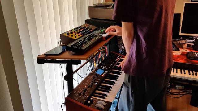 Live Ambient Jam 4 - Analog Synths, Drum Machine, Ableton Live Looping - Relaxing Music смотреть онлайн