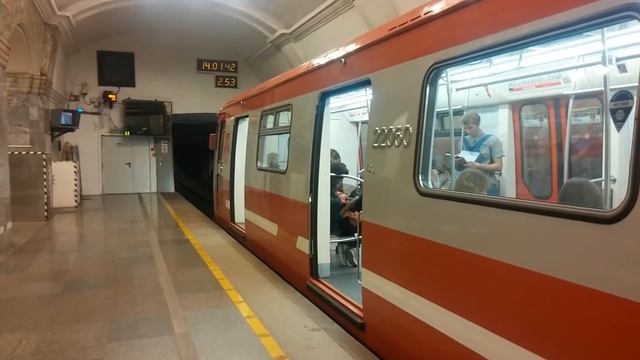 81-722/723/724.1 Юбилейный На станции Кировский завод смотреть онлайн