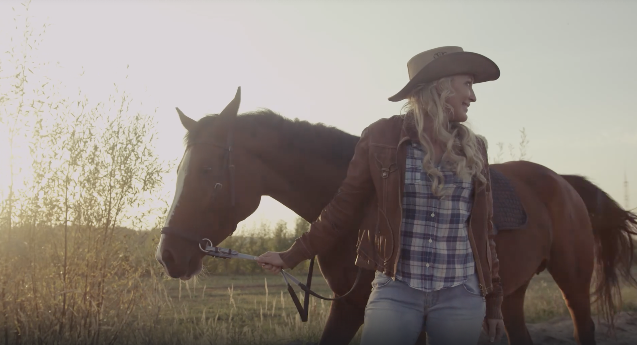 "Авыл кызы" (Деревнская девчонка) Руслан и Залия Ахуновы смотреть онлайн