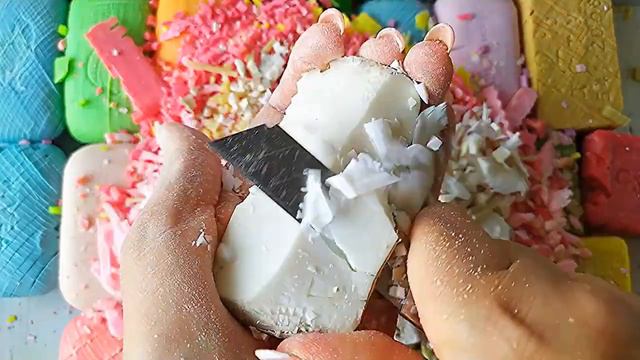 ASMR DRY CUBES SOAP CUTTING АСМР РЕЗКА СУХИЕ АСМР КУБИКИ ИЗ МЫЛО смотреть онлайн