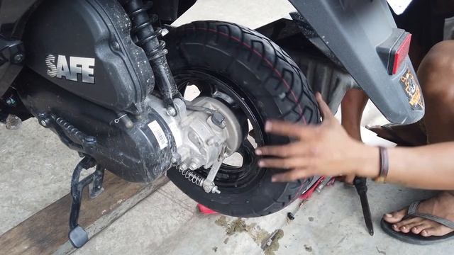 Suzuki Burgman Street 125 Rear Tire Upgrade V2 | Duro 110/90/10 смотреть онлайн