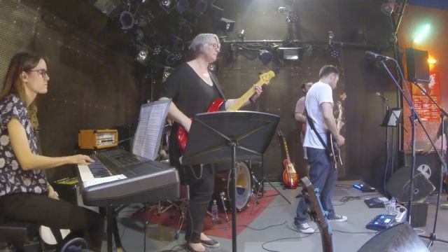 Teaser Space Kittens смотреть онлайн
