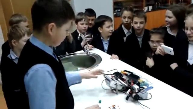 Лего-робот EV3 Сортировщик цветов смотреть онлайн
