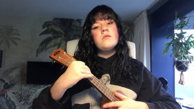 SLOW DANCING IN THE DARK ukulele cover by diede смотреть онлайн