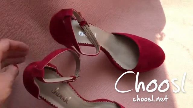 Туфли из алой замши, на платформе и высоком каблуке. смотреть онлайн