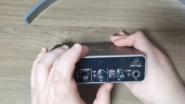 Обзор, распаковка и тест Behringer U-Phoria UMC22 смотреть онлайн