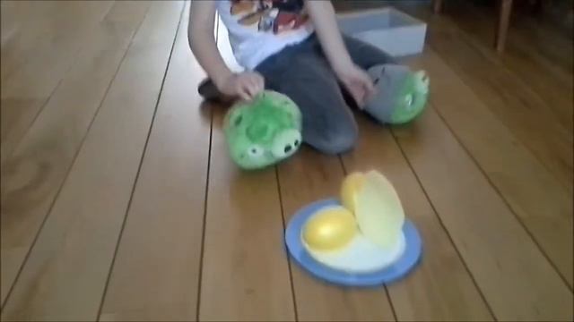 Milan's Angry Birds real life home movie смотреть онлайн