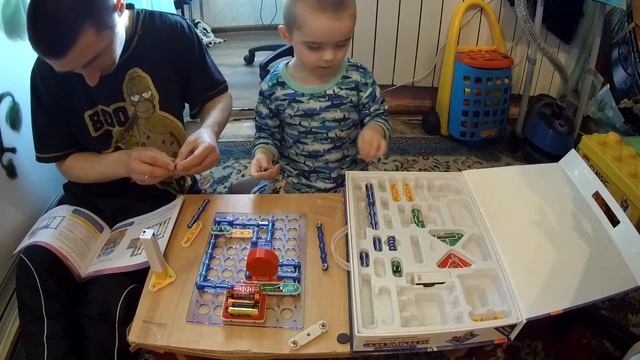 Собираем электронный Конструктор Знаток . Магия голоса. Children's constructor ( часть 1 ) смотреть онлайн