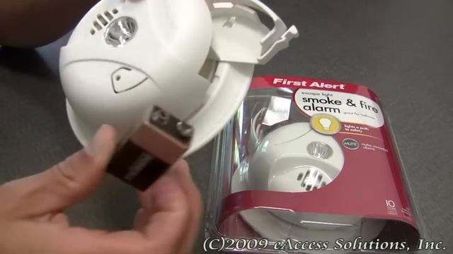 First Alert Escape Light Smoke Alarm explanation and un-boxing video for SA304CN3 смотреть онлайн