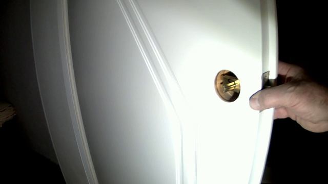 Все ПРОСТО ! Установка ручки-защелки ("кноба") на межкомнатные дверь. смотреть онлайн