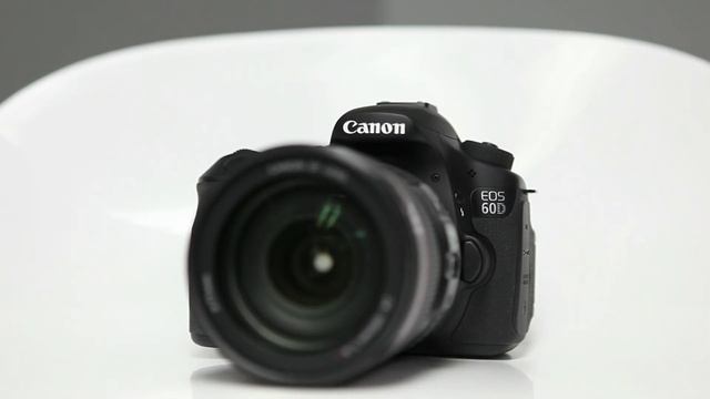 Nikon D7000 vs Canon 60D - which one is better? смотреть онлайн