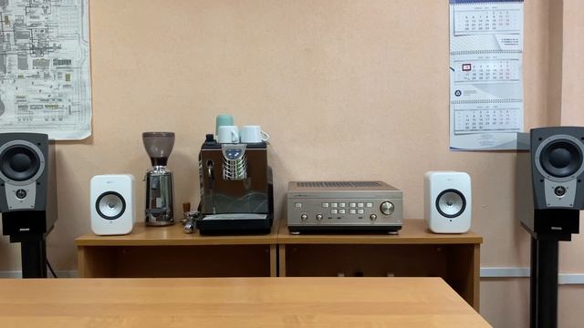 Zak Abel "Be Kind" - KEF LSX смотреть онлайн