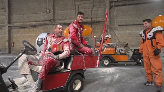 Archery Kart Battle ft. Luke Bryan | Dude Perfect смотреть онлайн