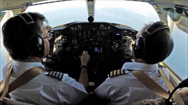 Flying the Citation Jet through Europe - cockpit view with ATC! смотреть онлайн