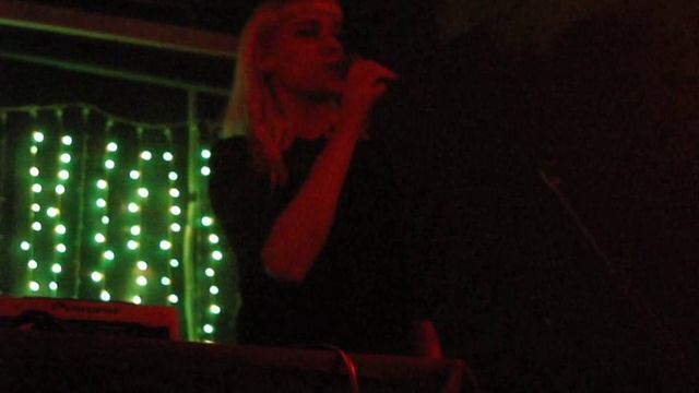Molly Nilsson - Clearblue (27.02.16) смотреть онлайн