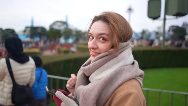 Tokyo Disneyland Date Surprise For My Wife's Birthday! Japanese British Couple смотреть онлайн