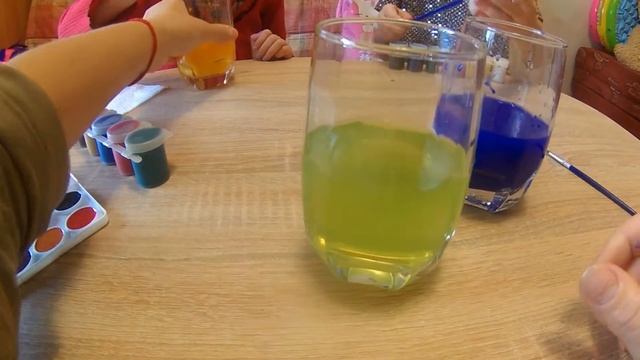 Школьный опыт показал, что активированный уголь не работает! смотреть онлайн