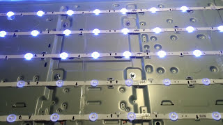 Ремонт подсветки телевизора Samsung UE40H7000AT. Затемнена часть экрана. смотреть онлайн