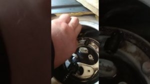 Снятие патрубков и разьёмов с топливного насоса, причина ремонта. Часть 1