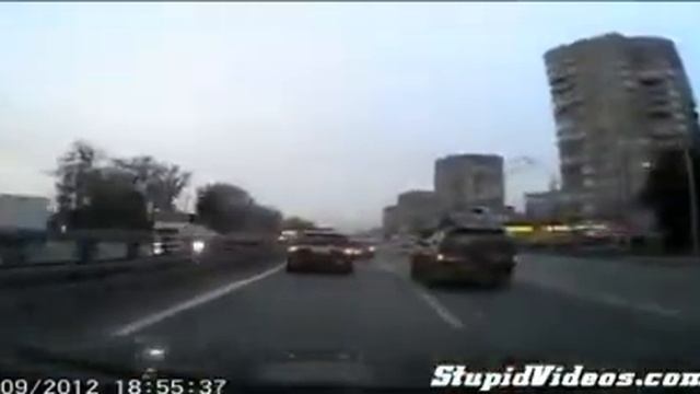 Столбы упали на машины смотреть онлайн