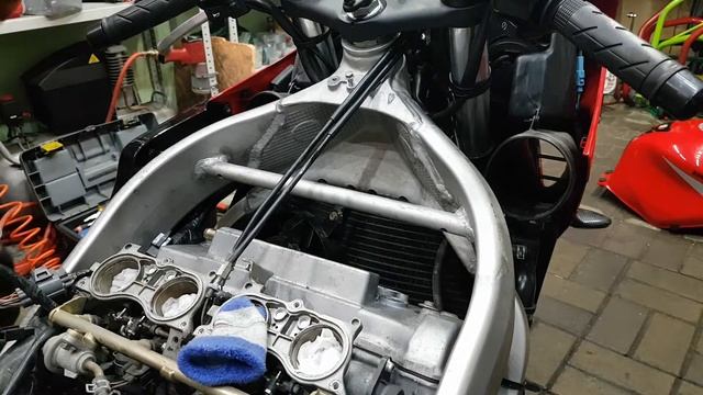 Honda CBR600F4 регулировка клапанов смотреть онлайн