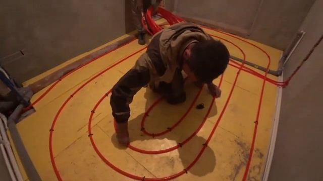 Водяной Тёплый пол ШАГ 12 см между трубами ванной комнате, совмещённый санузел,отопление без батаре смотреть онлайн