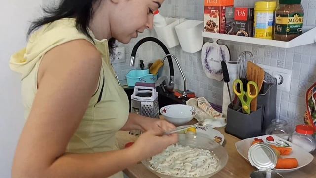 ?ДЕЛАЕМ САЛАТ "МИМОЗА" ?ПРОСТОЙ РЕЦЕПТ ? смотреть онлайн