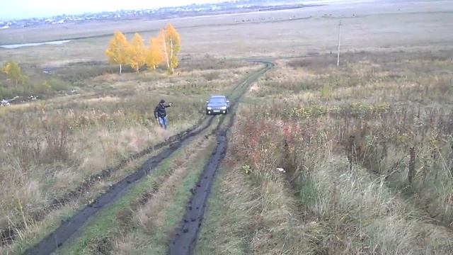Audi A6 C5 2.8 Quattro vs uphill mud climb смотреть онлайн