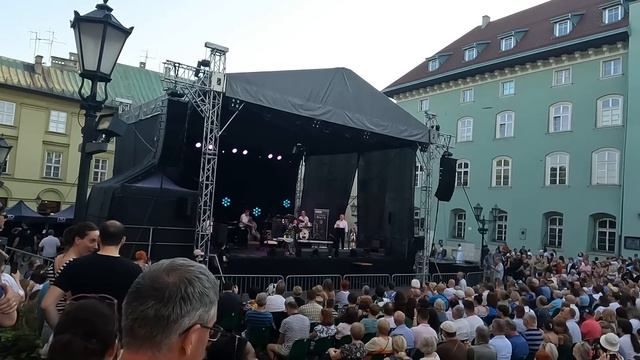 Bakın Avrupa'da Sadece 1 Saat Çalışarak Neler Alıyorlar - Alım Gücü Harika !!!